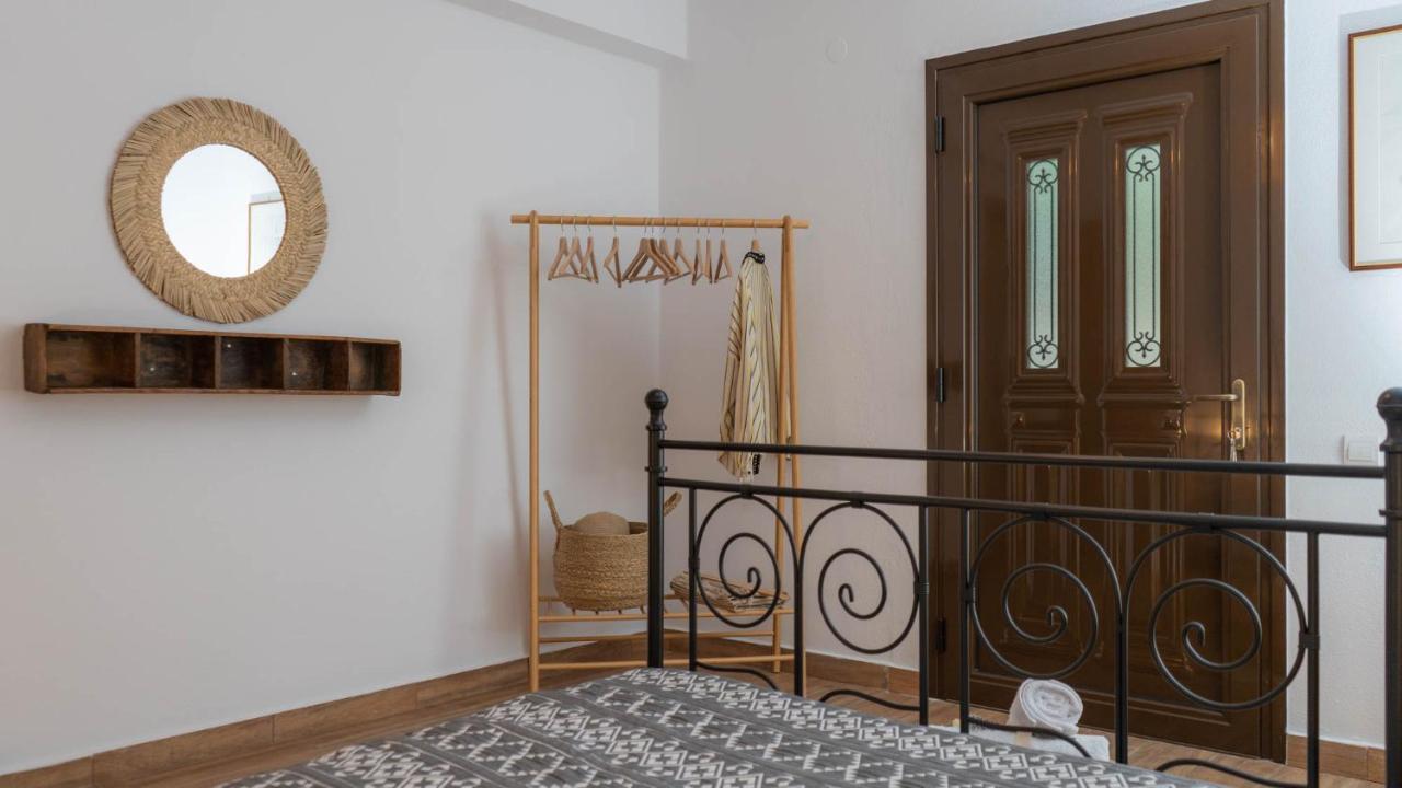 Postmans Apartment Under Meteora Kalambaka Esterno foto