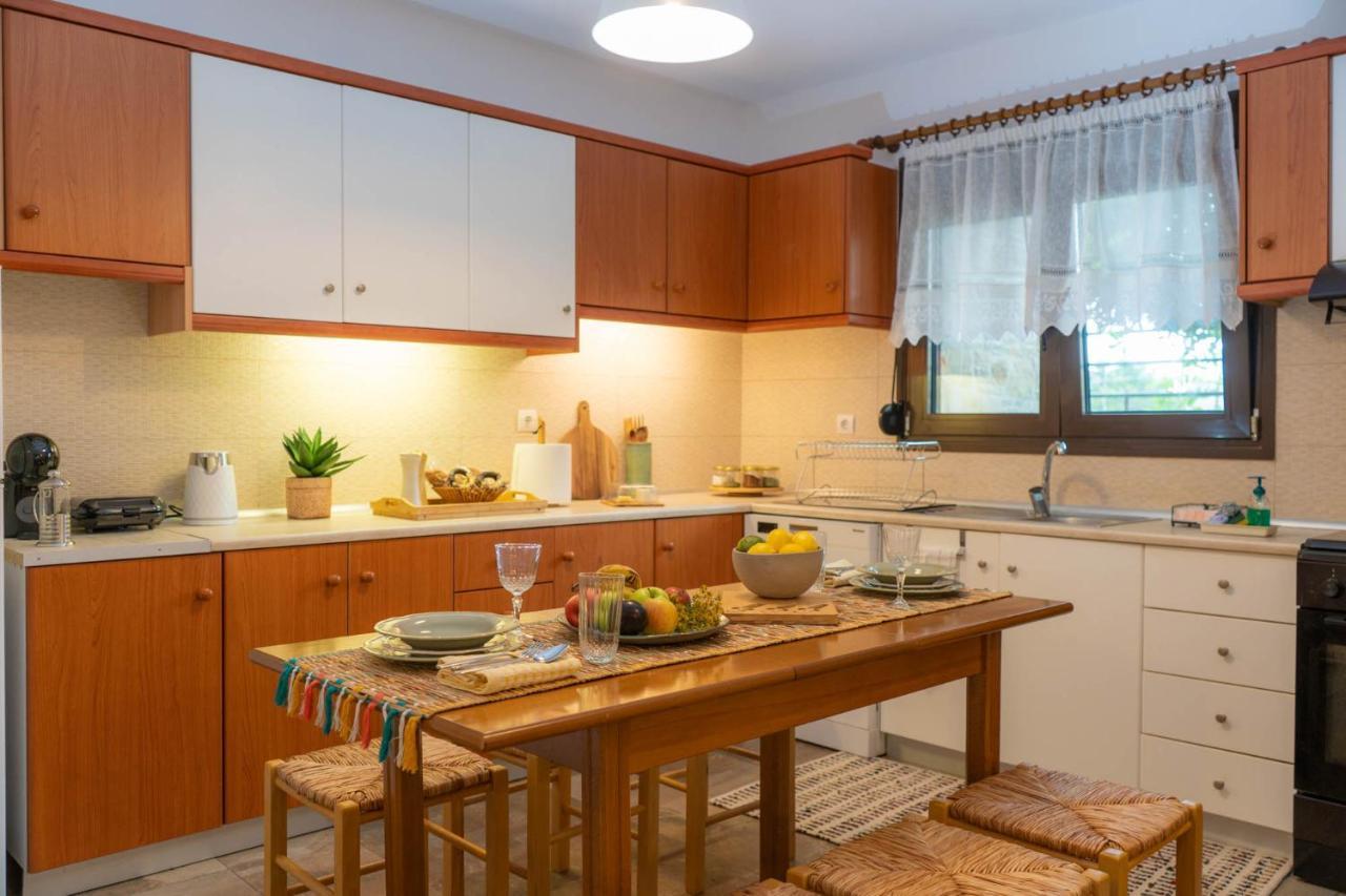 Postmans Apartment Under Meteora Kalambaka Esterno foto