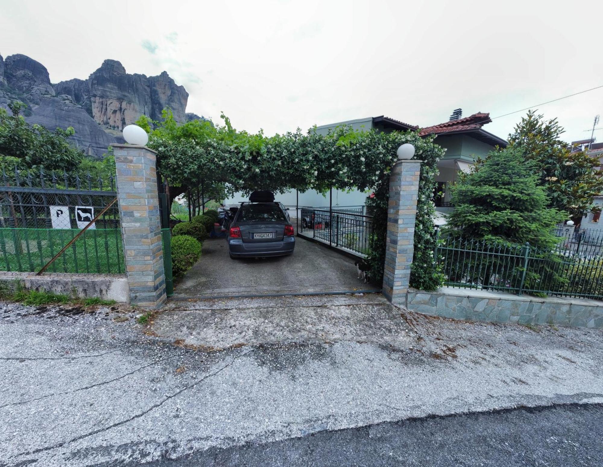 Postmans Apartment Under Meteora Kalambaka Esterno foto